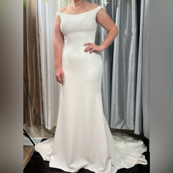 ELEGANT MAGGIE SOTTERO WEDDING DRESS - Picture 3 of 7